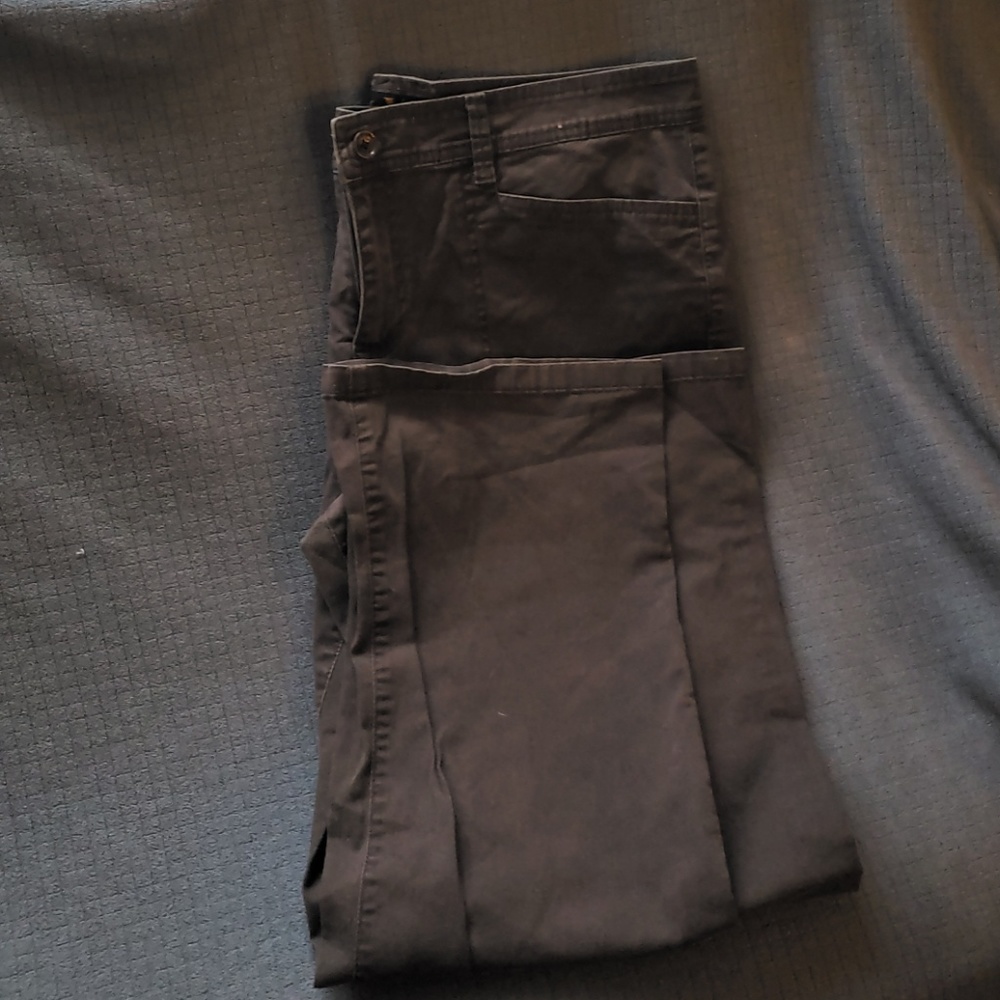 Gloria Vanderbilt casual khakis